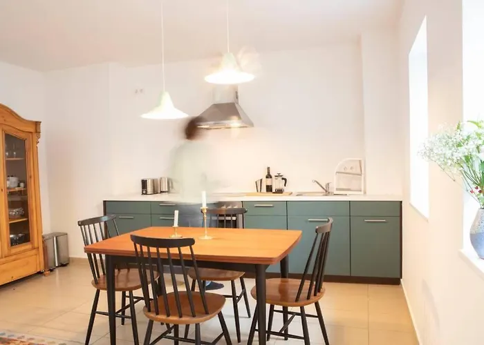 Charmante, Ruhige Mit Balkon Lägenhet *